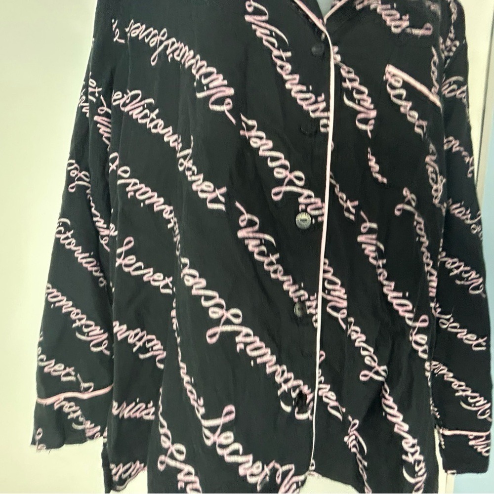 Victoria's Secret‎ Black & Pink Spell-out Logo Pajama Top S/P Short - Picture 8 of 13